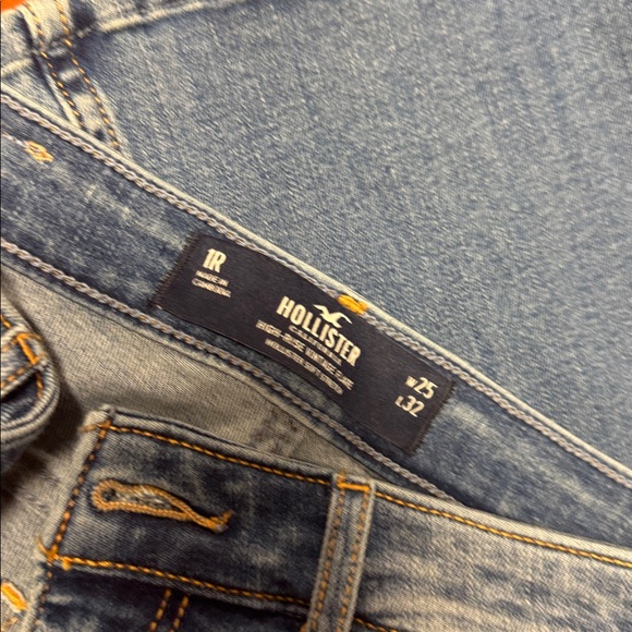 Hollister high rise vintage flare distressed jeans size 1 // 010242 - Picture 2 of 2